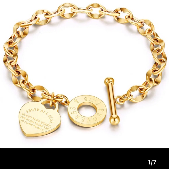 Golden Chain With Heart Bracelet - Picture 3 of 8